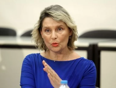 Παπακώστα: «Λειτουργώ πολιτικά αναφερόμενη στις αρχές της καραμανλικής σκέψης»